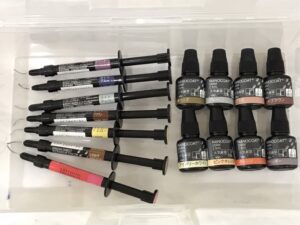 色を付けるためのレジンの写真